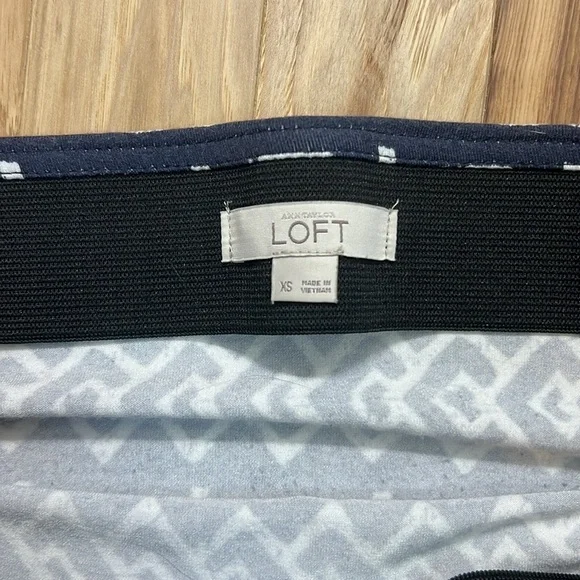LOFT Blue and White Geometric Column Skirt - Picture 4 of 5